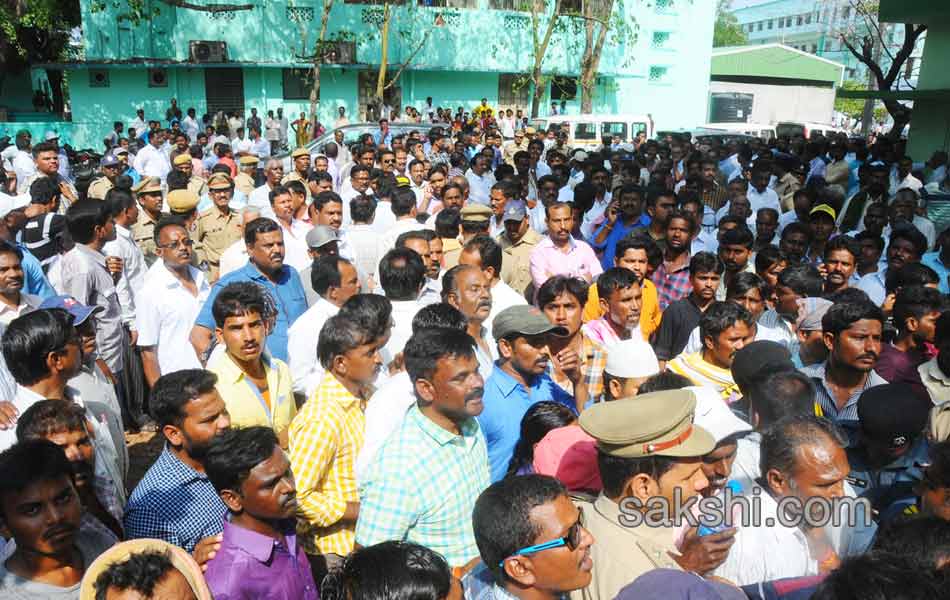 ysrcp leader cherukulapti narayana reddy murdered - Sakshi1