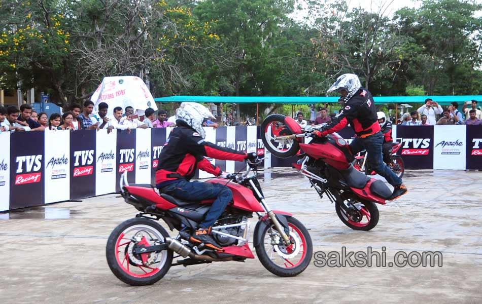 tvs bike stunts2