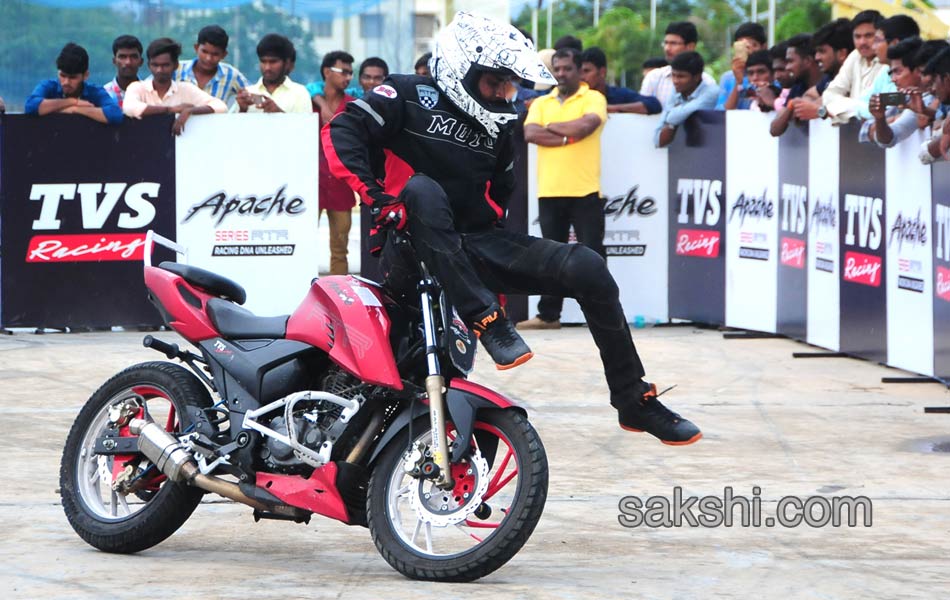 tvs bike stunts3