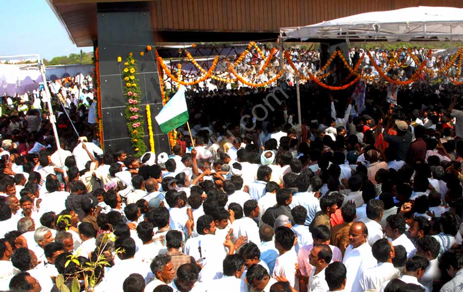 YSR Congress party flag hoisting at Idupulapaya - Sakshi8