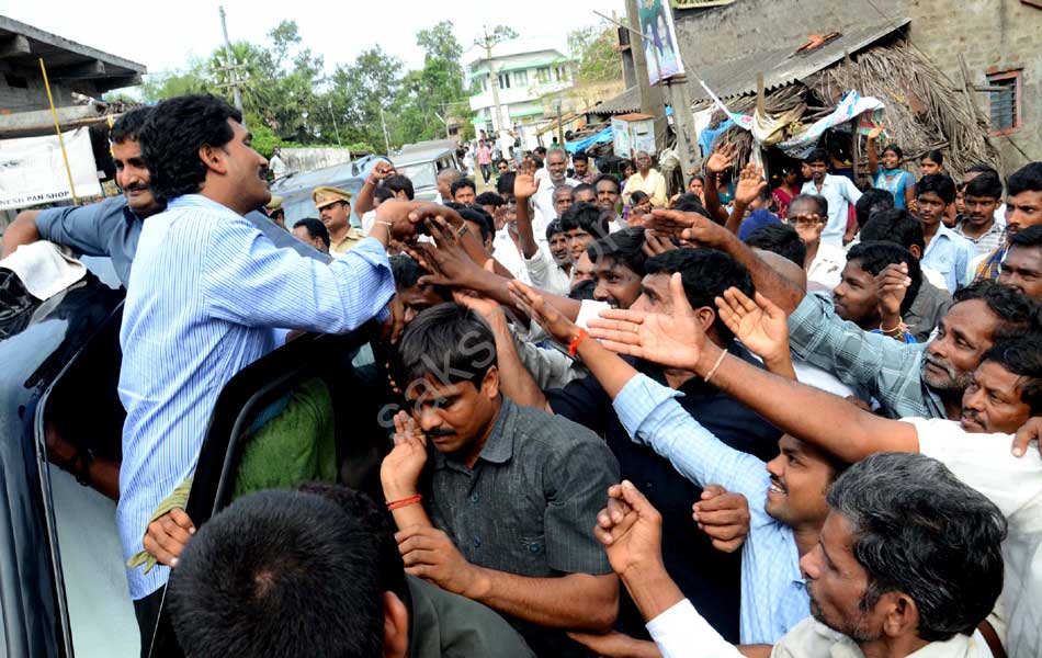 YS Jagan mohan reddy to visit Cyclone Victims in Godavari Districts - Sakshi5
