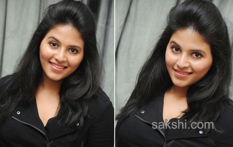 Anjali hot stills at Praanam Kosam audio fuction9