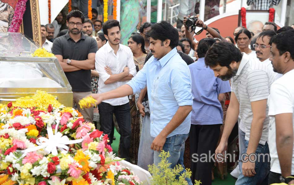 celebreties broke into tears with akkineni nageswara rao death - Sakshi1