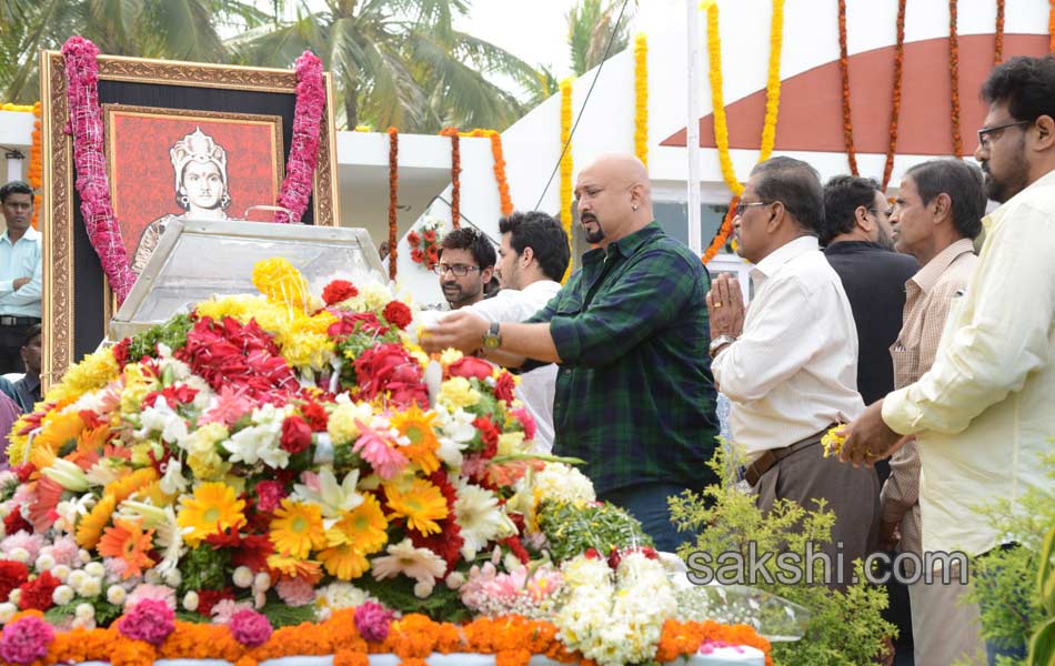 celebreties broke into tears with akkineni nageswara rao death - Sakshi10