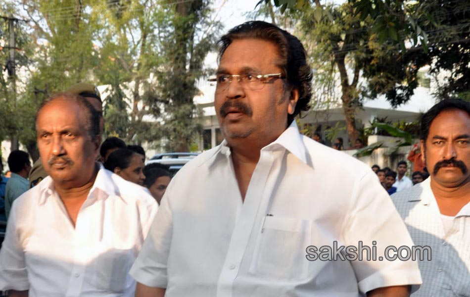 celebreties broke into tears with akkineni nageswara rao death - Sakshi54