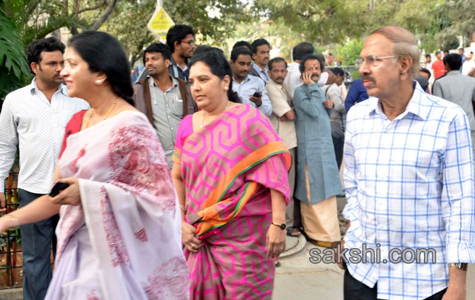 celebreties broke into tears with akkineni nageswara rao death - Sakshi59