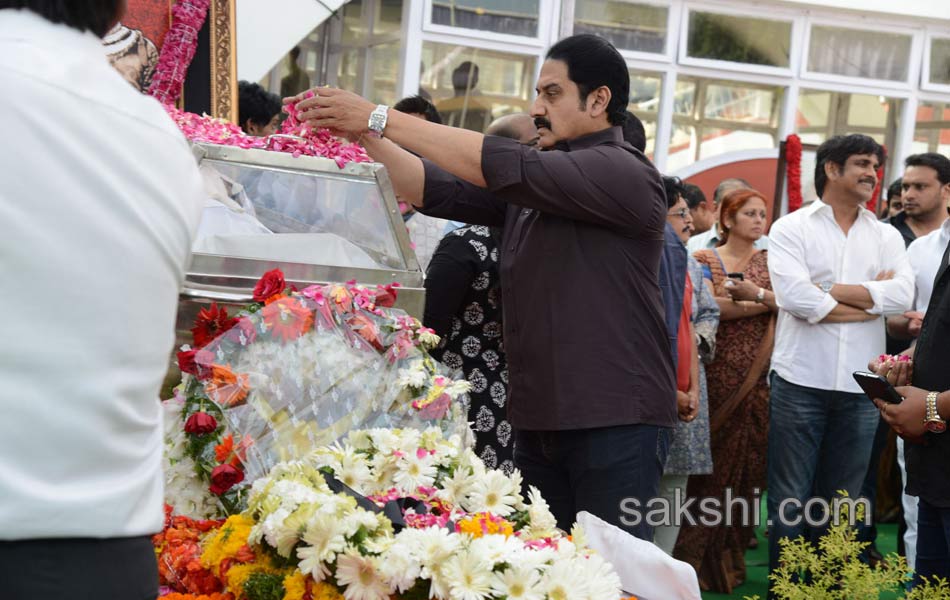 celebreties broke into tears with akkineni nageswara rao death - Sakshi69
