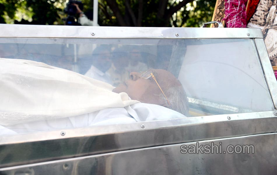 celebreties broke into tears with akkineni nageswara rao death - Sakshi73