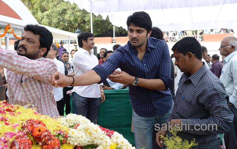 celebreties broke into tears with akkineni nageswara rao death - Sakshi106