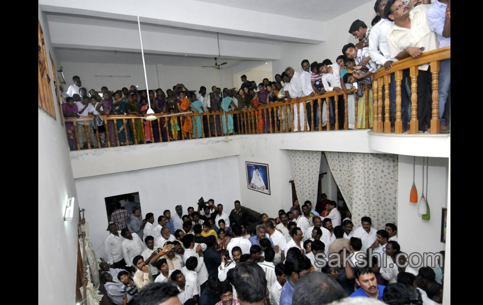 Jagan was received in great way in Gannavaram - Sakshi31