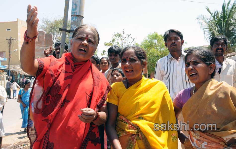 Vijayamma s YSR Janabheri at Rayadurgam - Sakshi11
