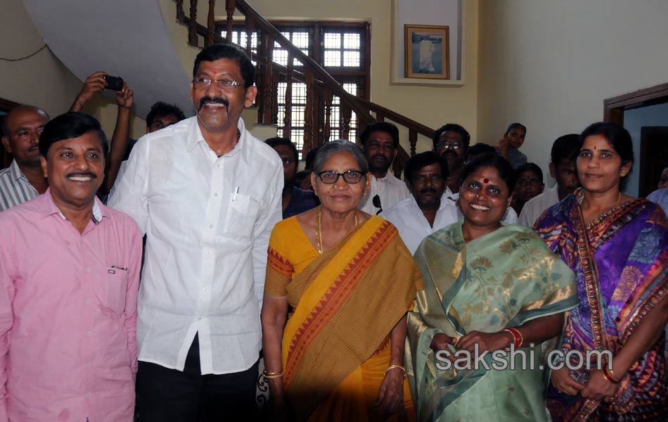 Vijayamma s Janpatham at Kurnool - Sakshi4