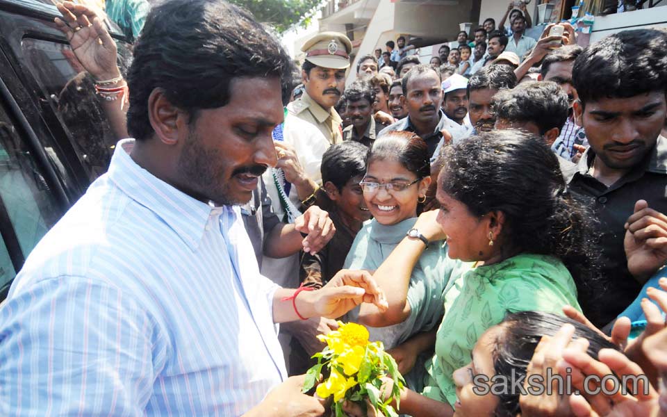 ys jagan mohan reddy janapatham in east godavari - Sakshi4
