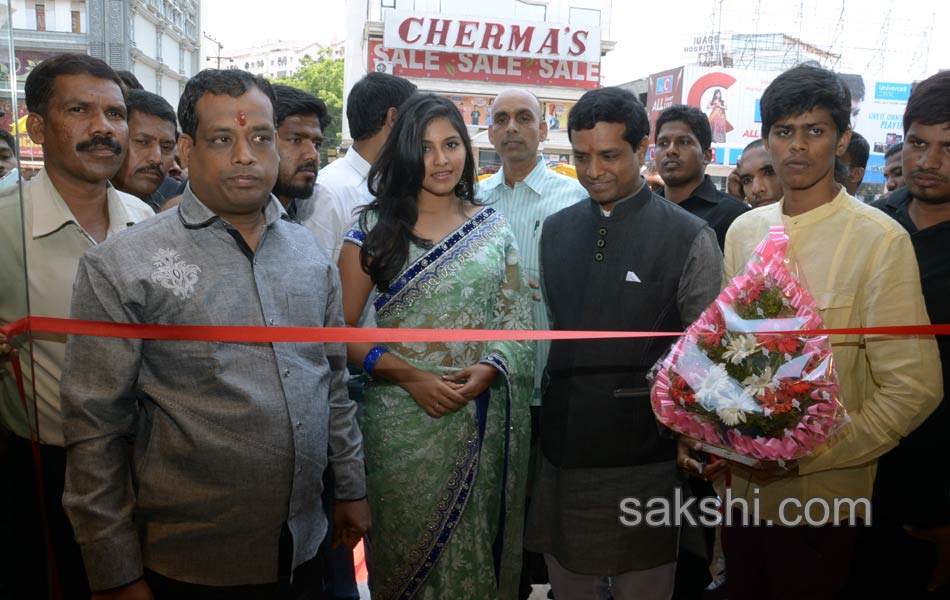 Anjali at ameerpet5