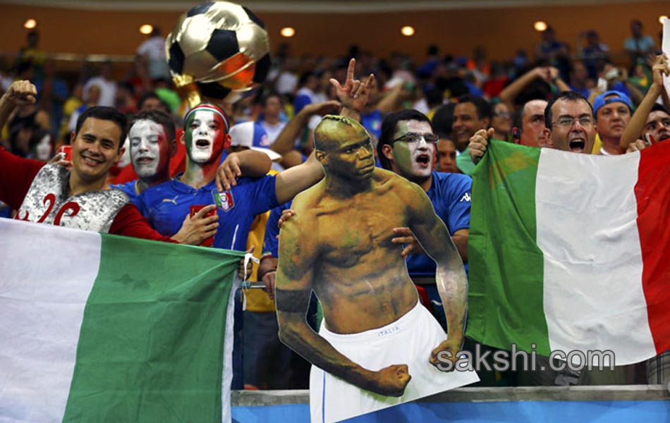 Fans of FIFA 2014 - Sakshi4