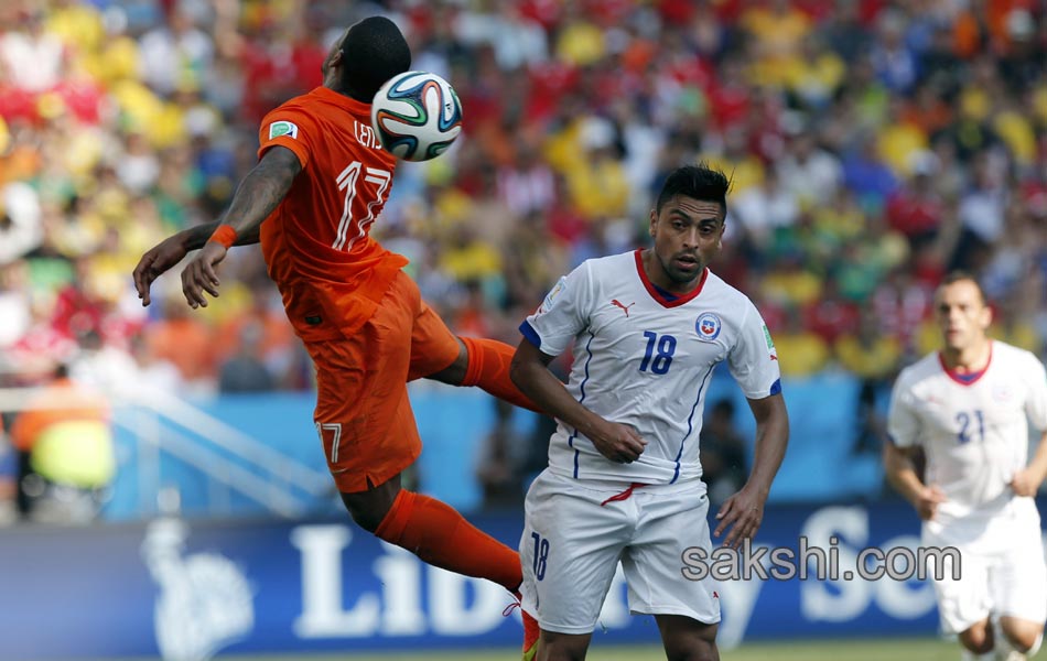 netherlands victory over chille - Sakshi9