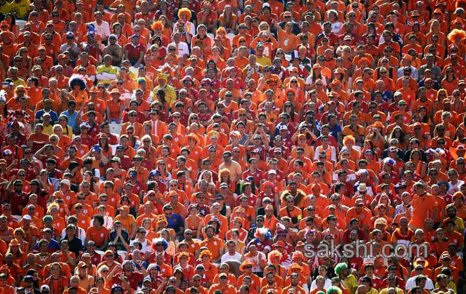 netherlands victory over chille - Sakshi14