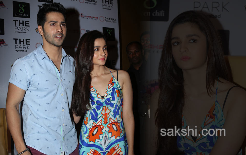 Humpty Sharma Ki Dulhania Film Press Meet - Sakshi1
