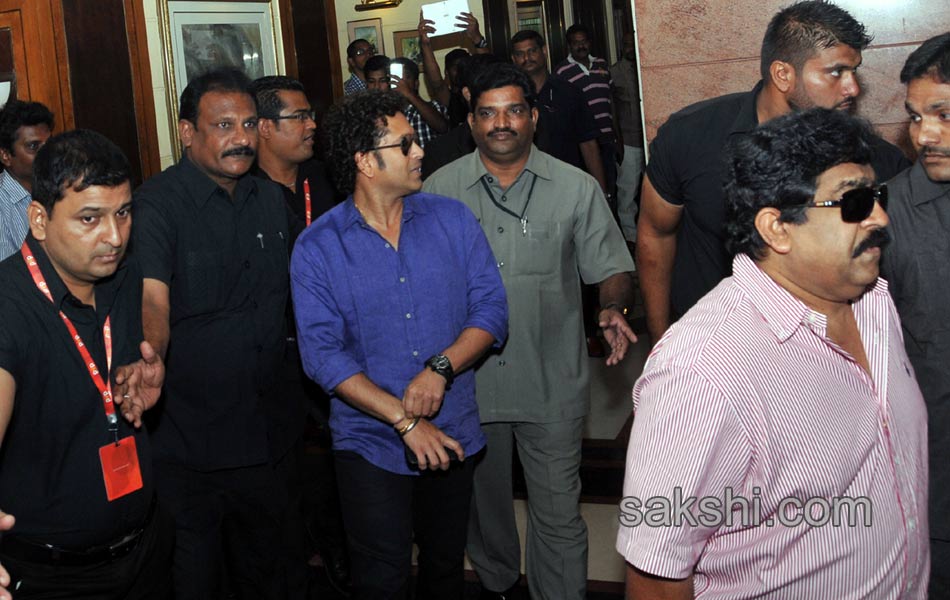 sachin anuska inaugurates pvp cinema mall at vijayawada4