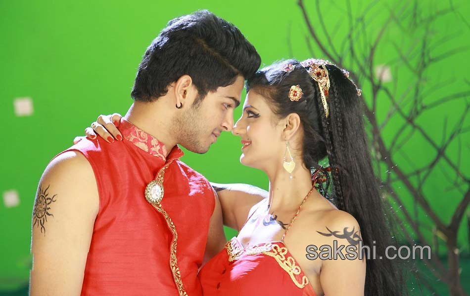 Yevariki Yevaru movie stills5
