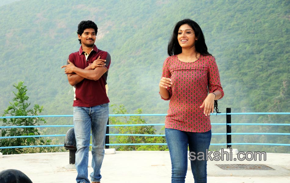 Vundile Manchi Kalam Mundu Munduna Movie Stills1