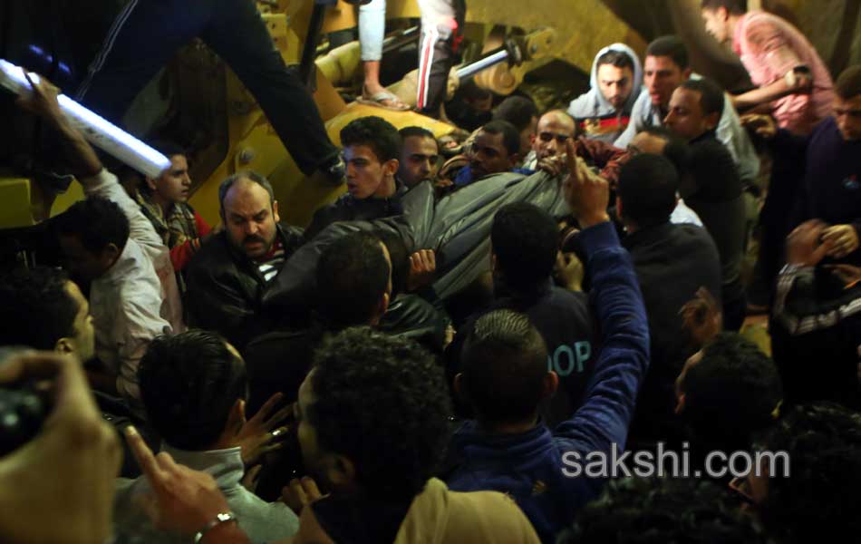 Cairo building collapse kills at least 19 as the search through rubble continues4