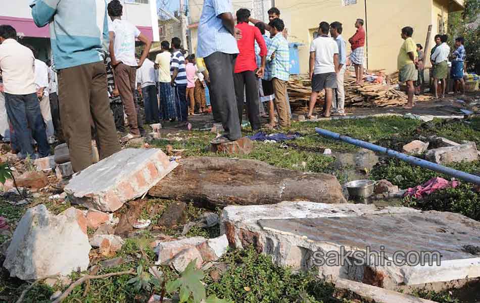 Gas cylinder blast in Vijayawada district4