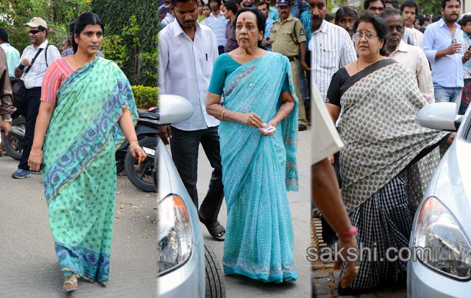 celebrities pays tribute to ramanaidu - Sakshi13