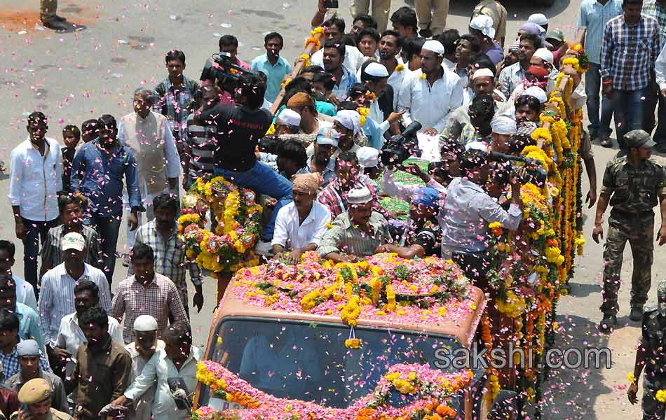 siddayya funeral completed - Sakshi2