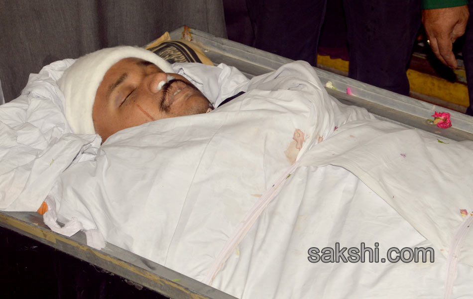 siddayya funeral completed - Sakshi12