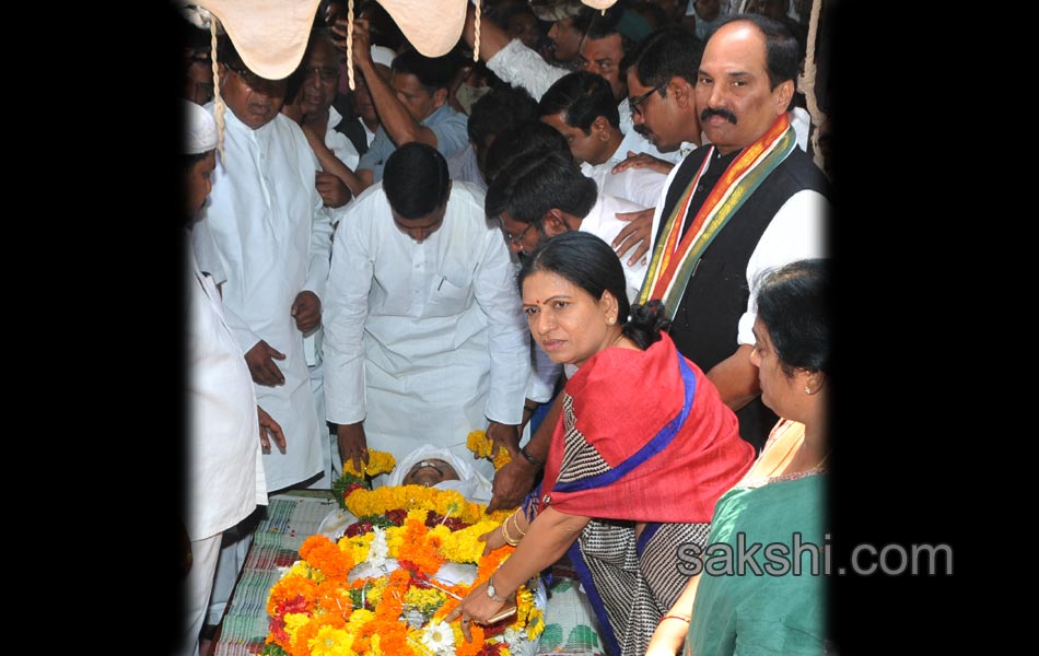 siddayya funeral completed - Sakshi13