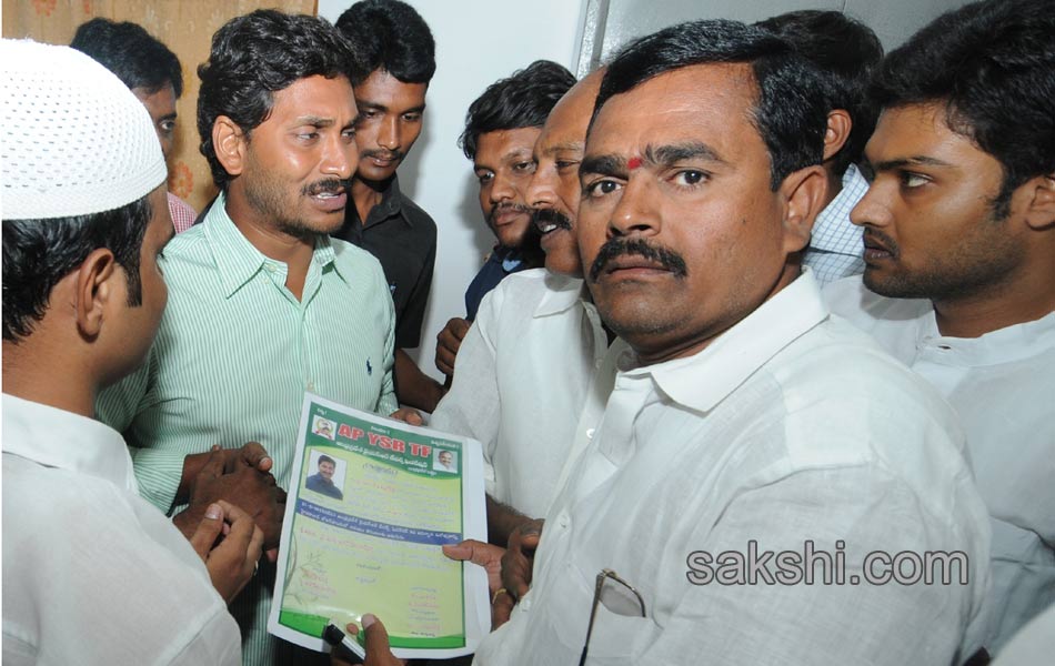 YS jagan mohan reddy tour in ananthapuram - Sakshi9