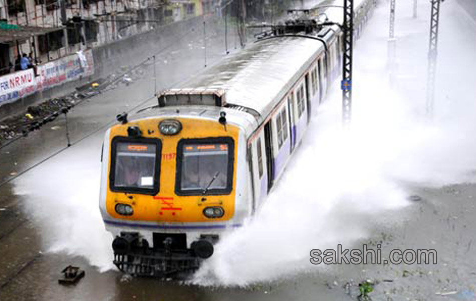 heavy rain in mumbai - Sakshi1