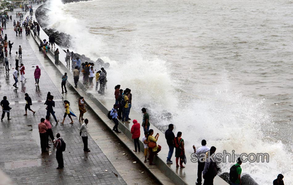 heavy rain in mumbai - Sakshi5