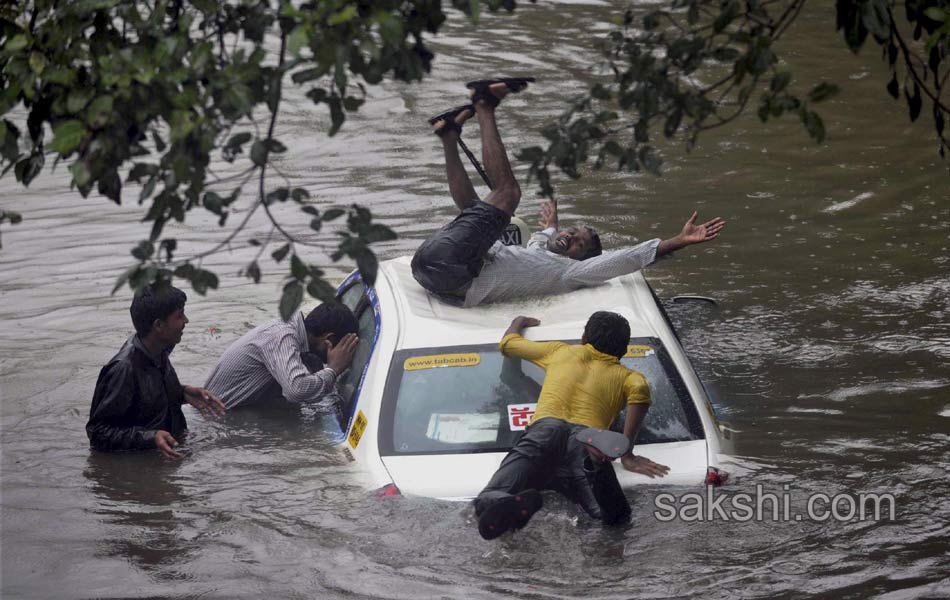 heavy rain in mumbai - Sakshi17