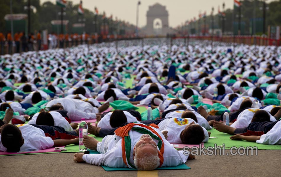 world yoga day14