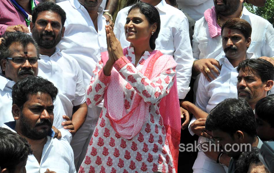 Y S Sharmila Paramarsha Yatra Day 221
