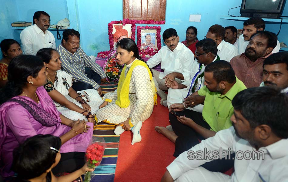 Y S Sharmila Paramarsha Yatra Day 32