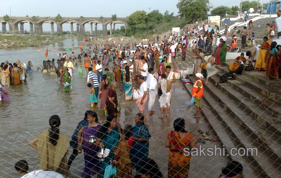 godavari pushkaralu 2015 in Telangana Day2 - Sakshi3