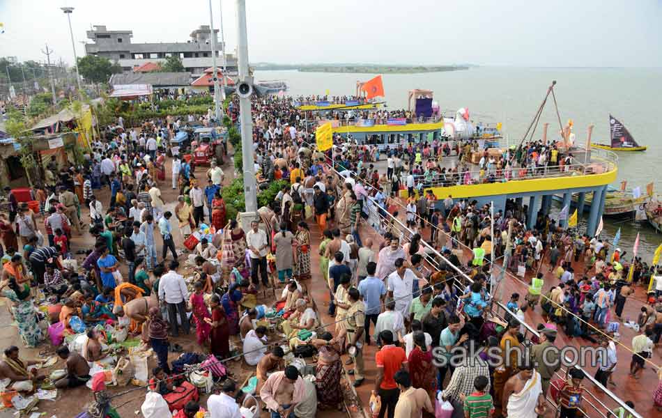 Godavari pushkaralu 2015 in AP Day3 - Sakshi10