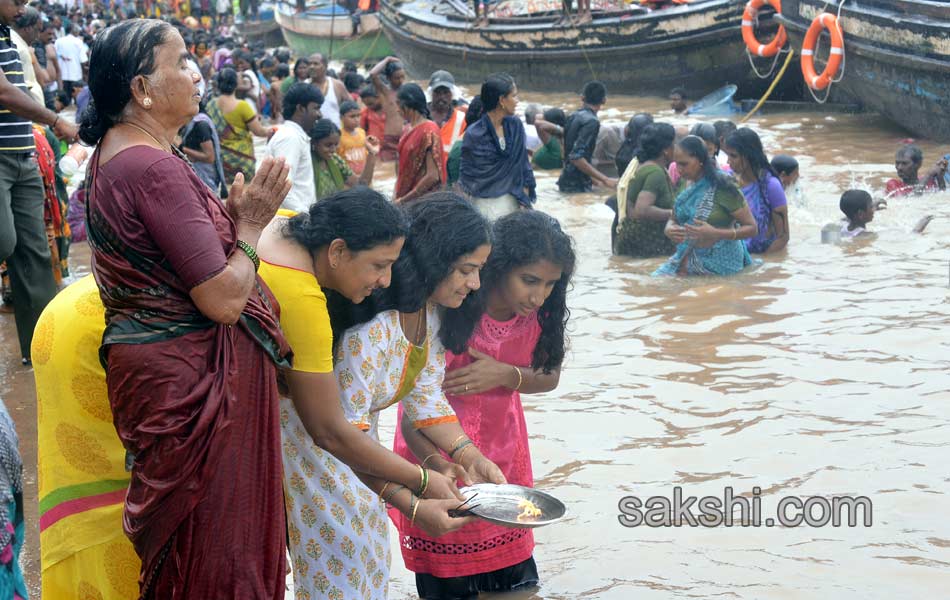 holy pushkaralu comes to ninth day of4