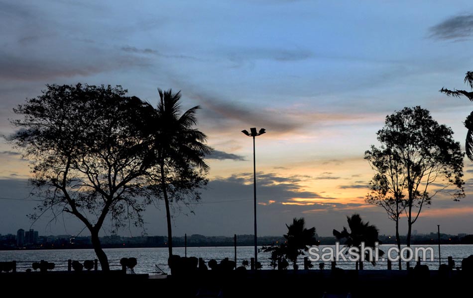sunset beauty at tank bund2