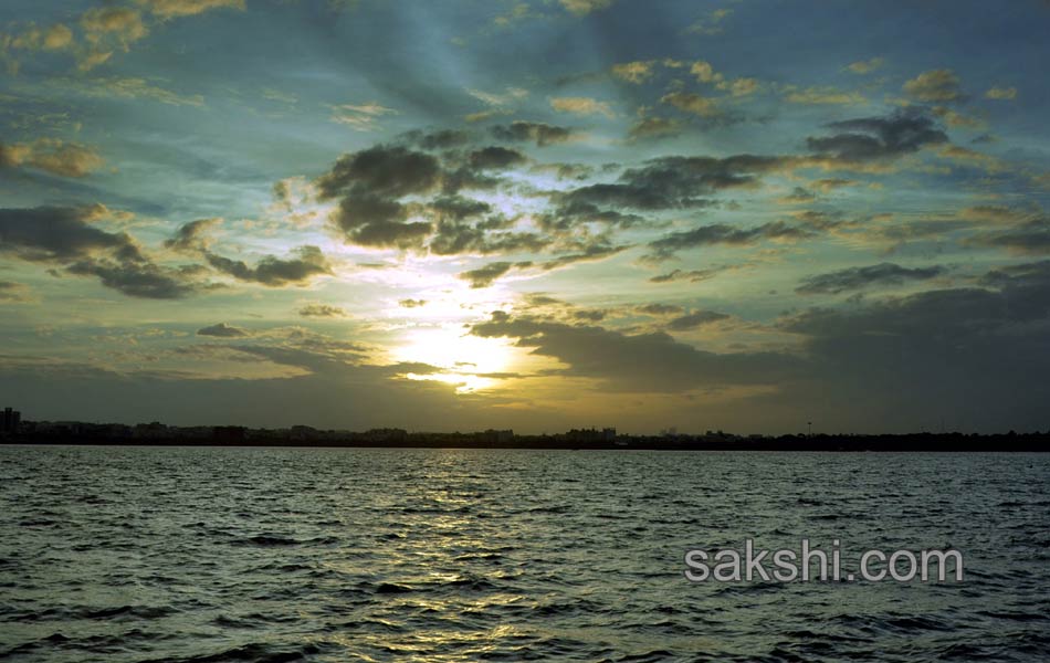 sunset beauty at tank bund6