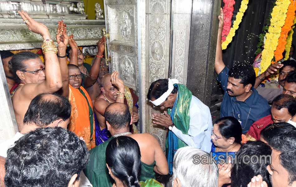 Ujjaini Mahankali Bonalu Jatara in Secunderabad4