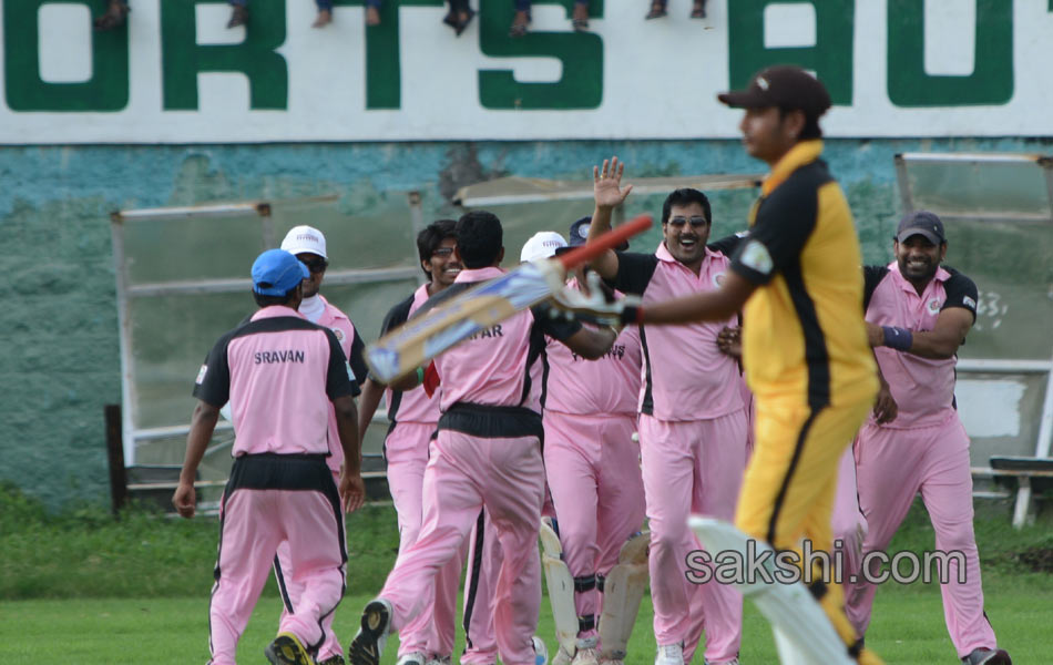 Andhra pradesh Telangana cine sports cricket18