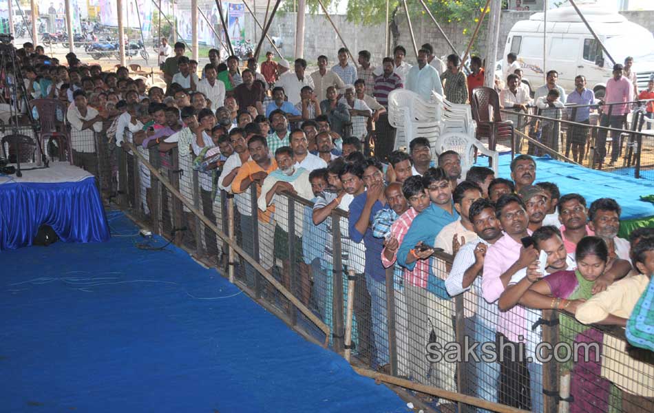 ys jagan mohanreddy now at nallapadu - Sakshi24