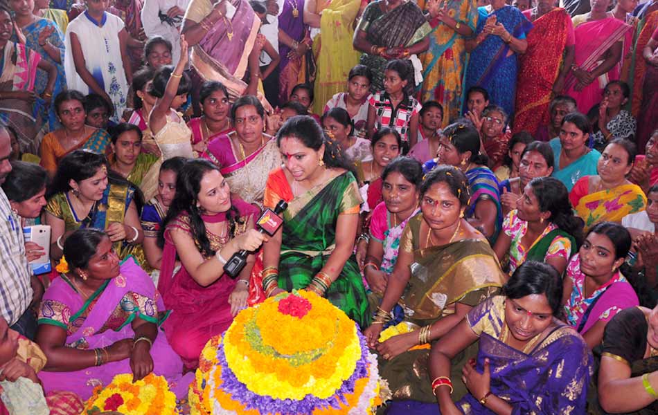TRS Kavitha Bathukamma Celebrations24