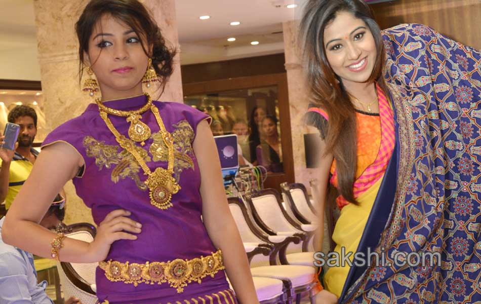 Jewellery Showroom in models presentation5