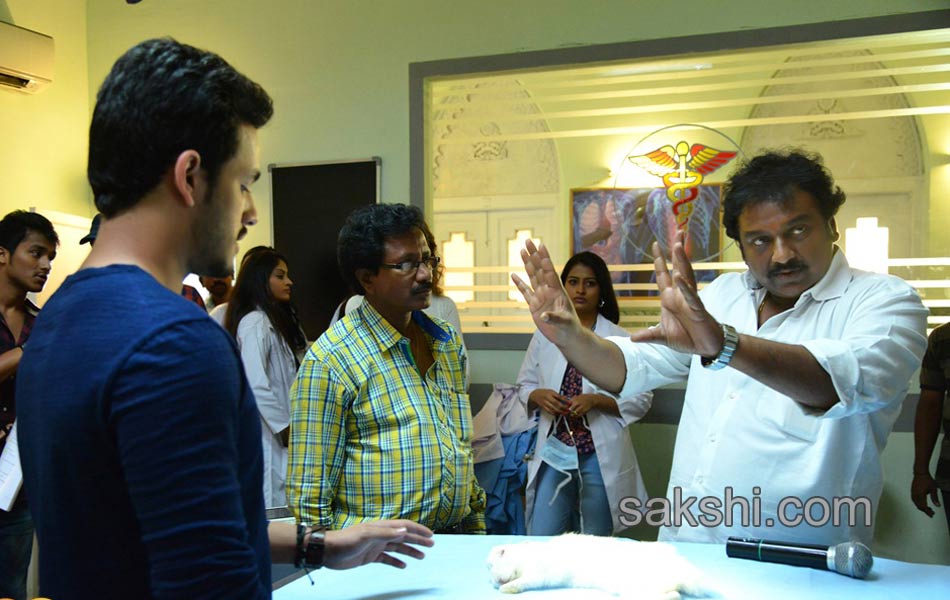 Akhil Movie New Stills3
