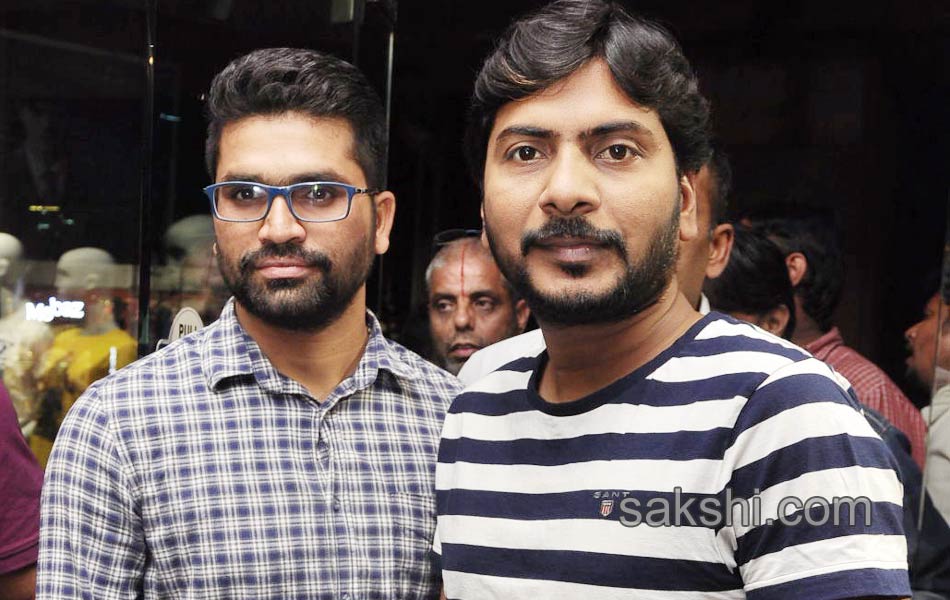 Bengal Tiger Movie Team Spykar Store2
